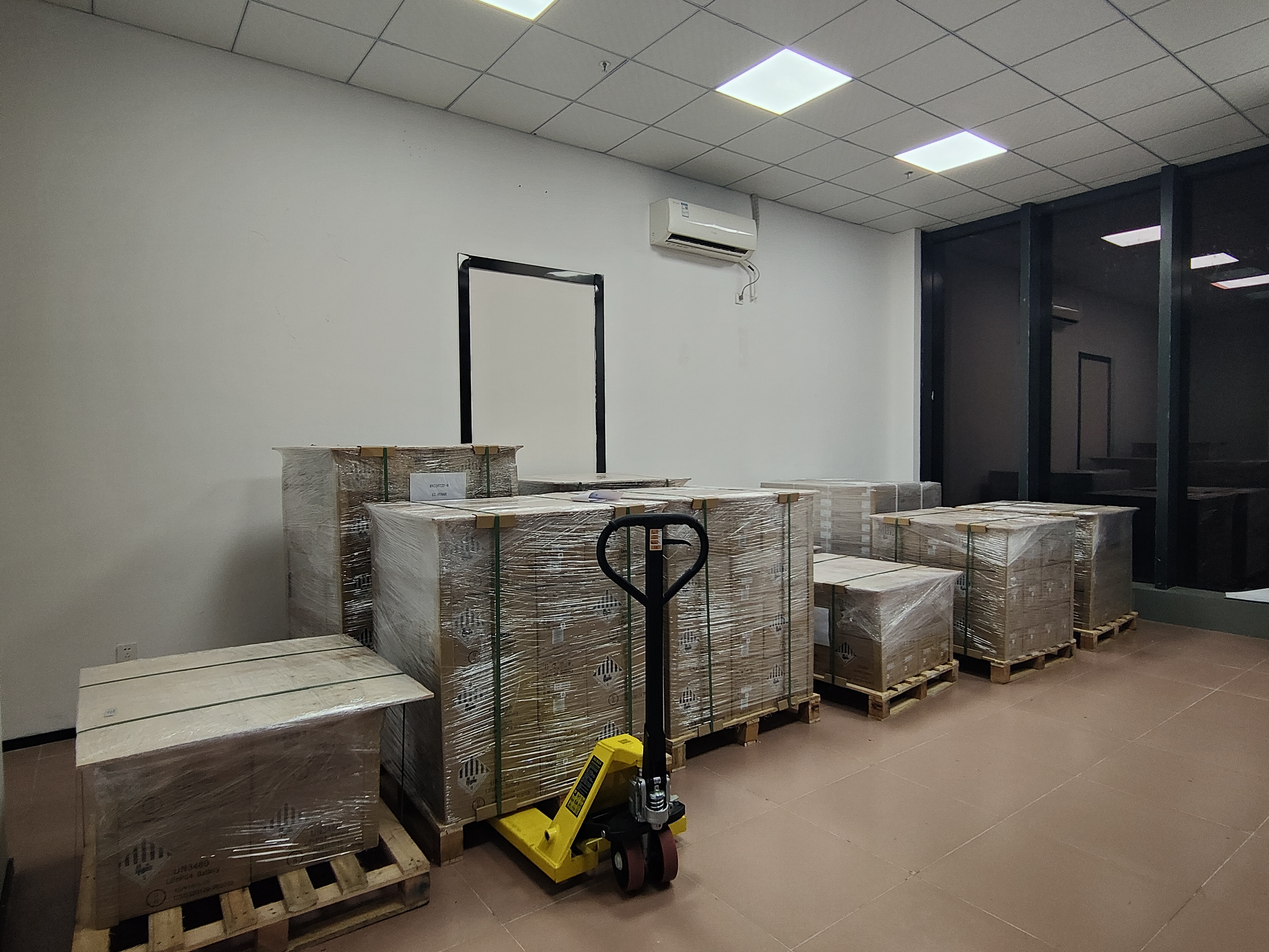 Topway (HCC) successfully completed the repeat order of lithium iron phosphate batteries for a Philippine customer.