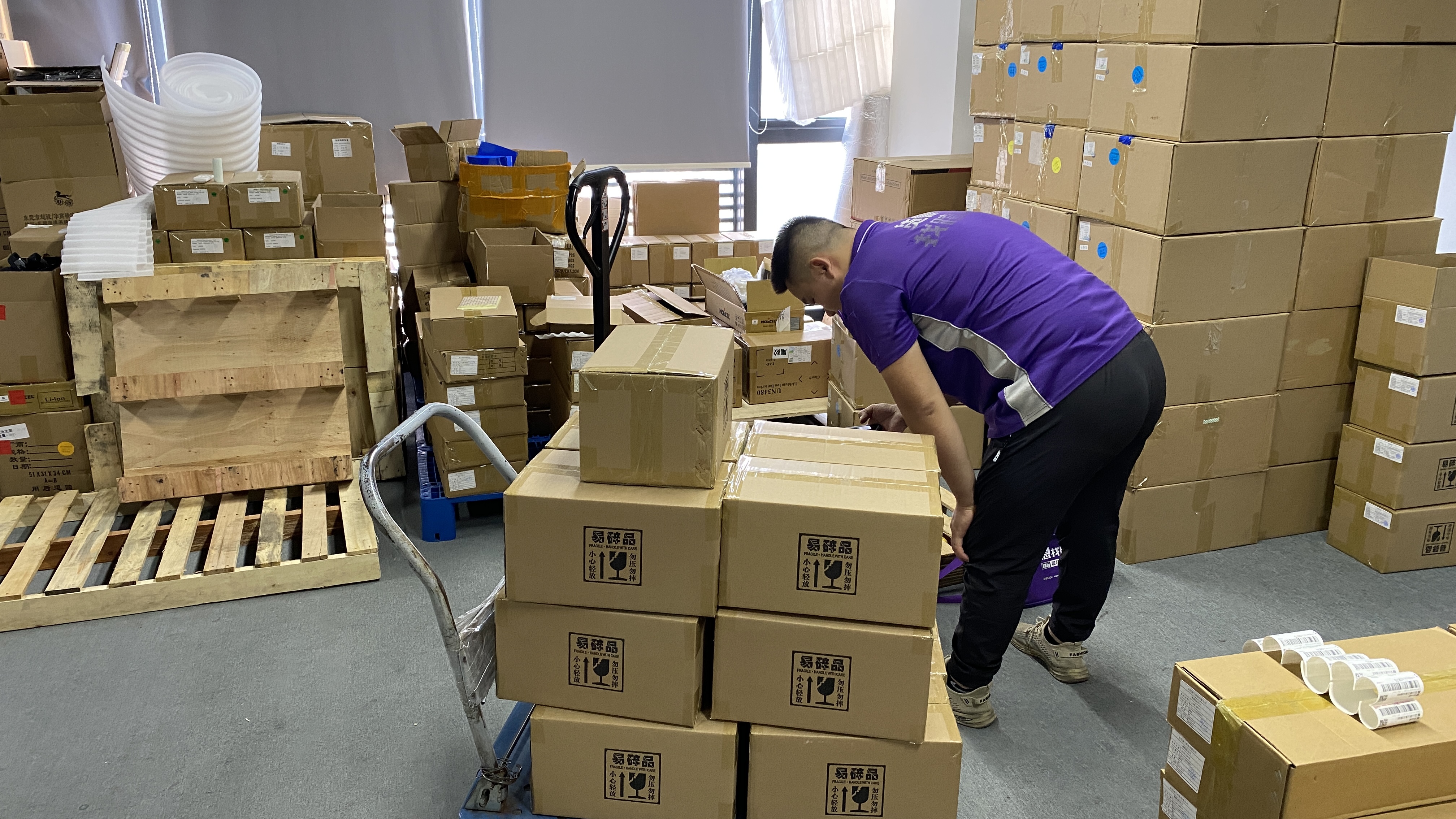 HCC Delivers Robotic Batteries to Middle East Customer