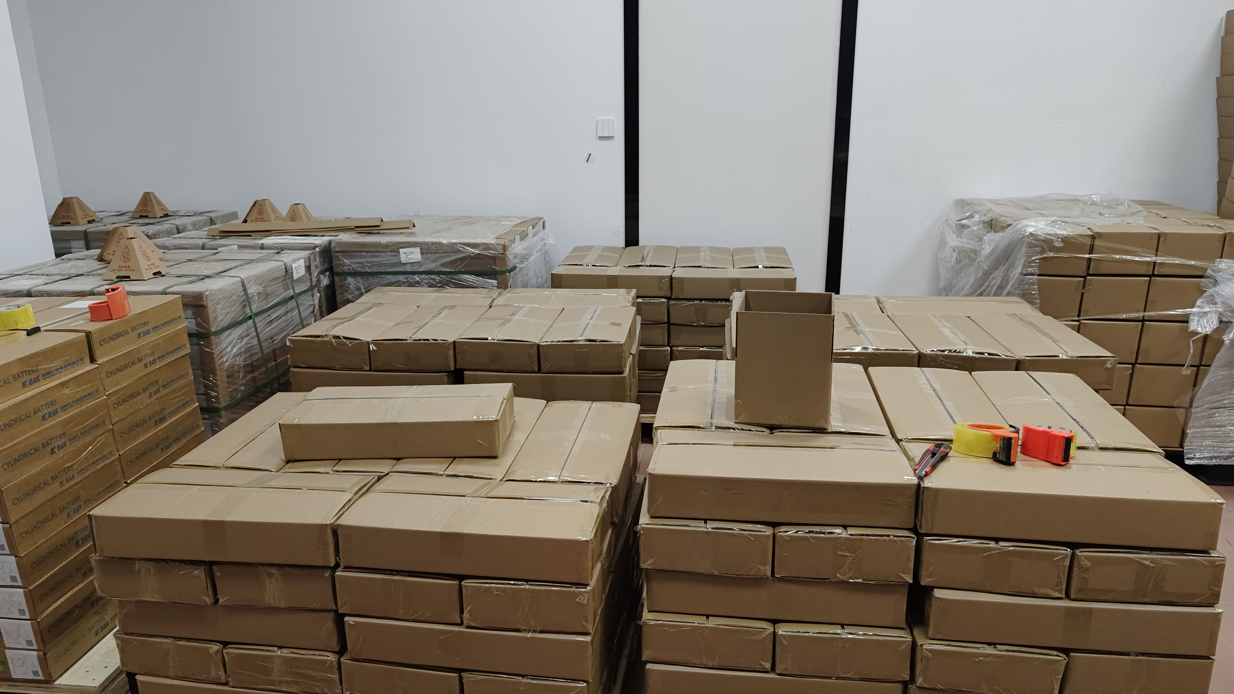 HCC Ships Lithium Batteries for Middle East